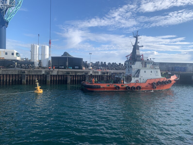 Axys Buoy Preparing for tow